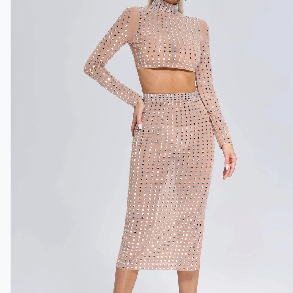 New Years Ev 2 piece sparkly beige with a tint of pink top and skirt. Size Small